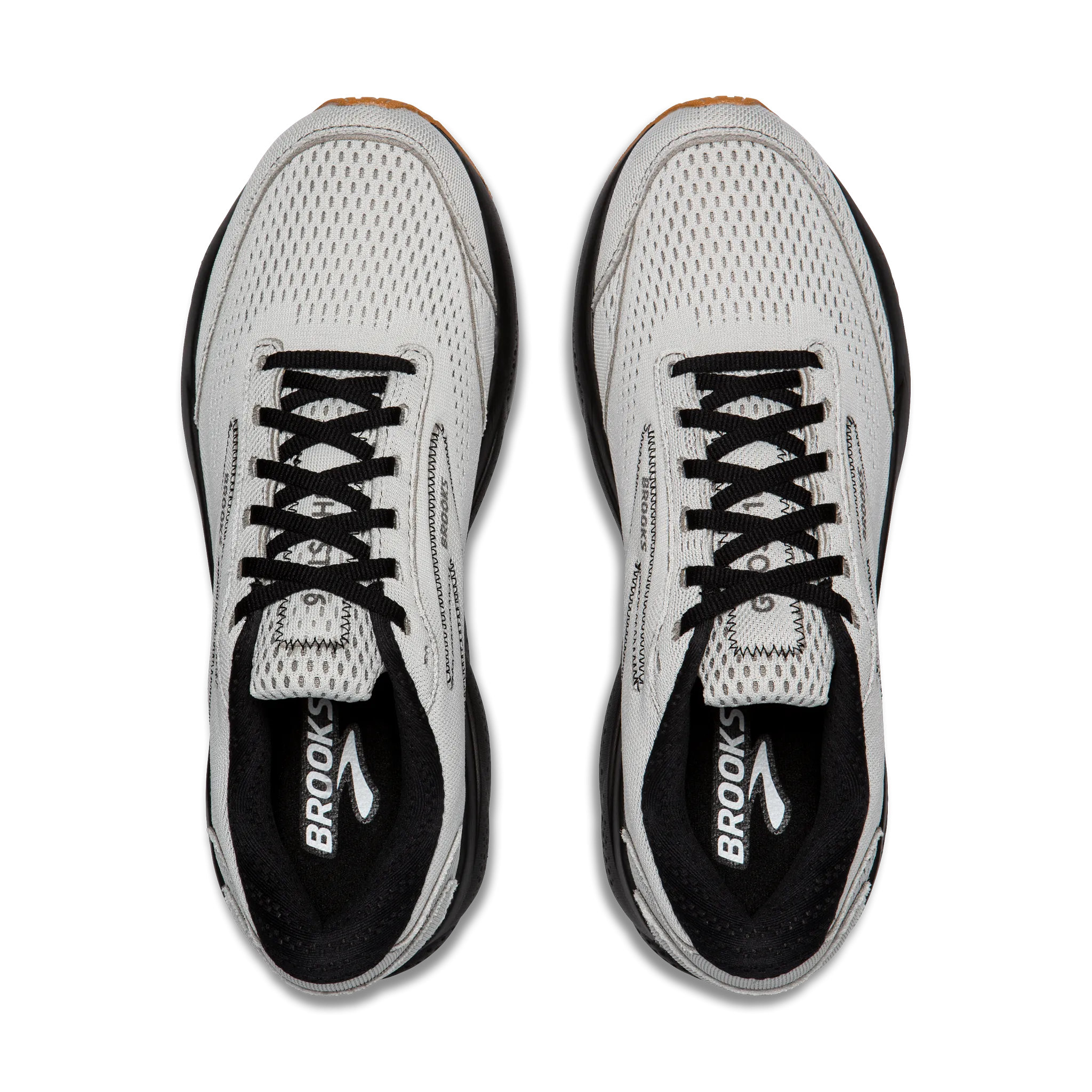 running in a concrete bridge area shoes Women's Ghost 16