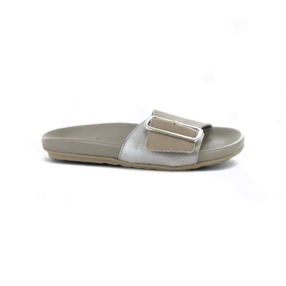 Resort Mood Tahiti Slide Sandal