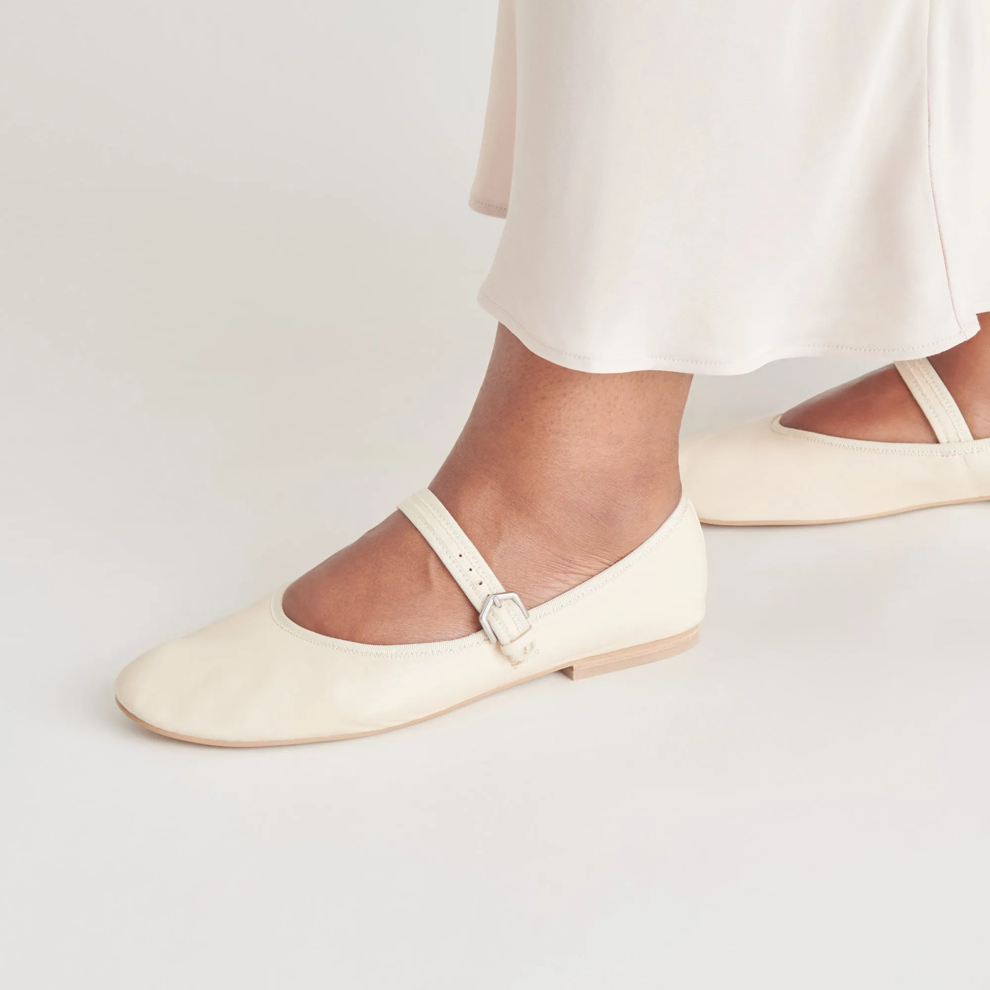 bike ride Life Joy ROSLYN BALLET FLATS CREME LEATHER