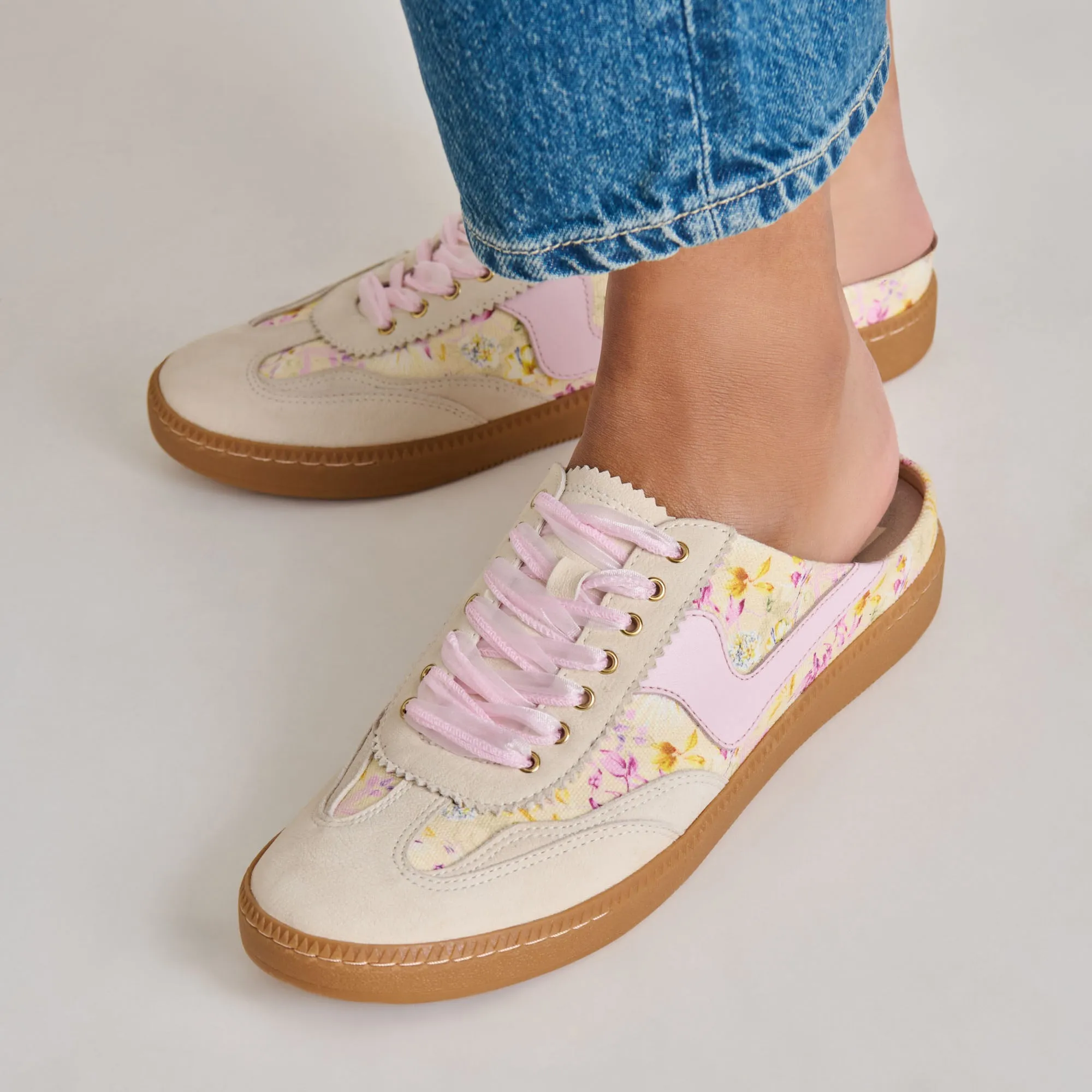 NOTICE SLIDE SNEAKERS PURPLE FLORAL LEATHER Padded collar