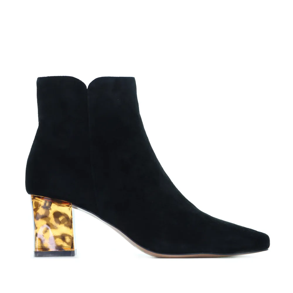 Model DJANGO & JULIETTE HALLEL BLACK SUEDE
