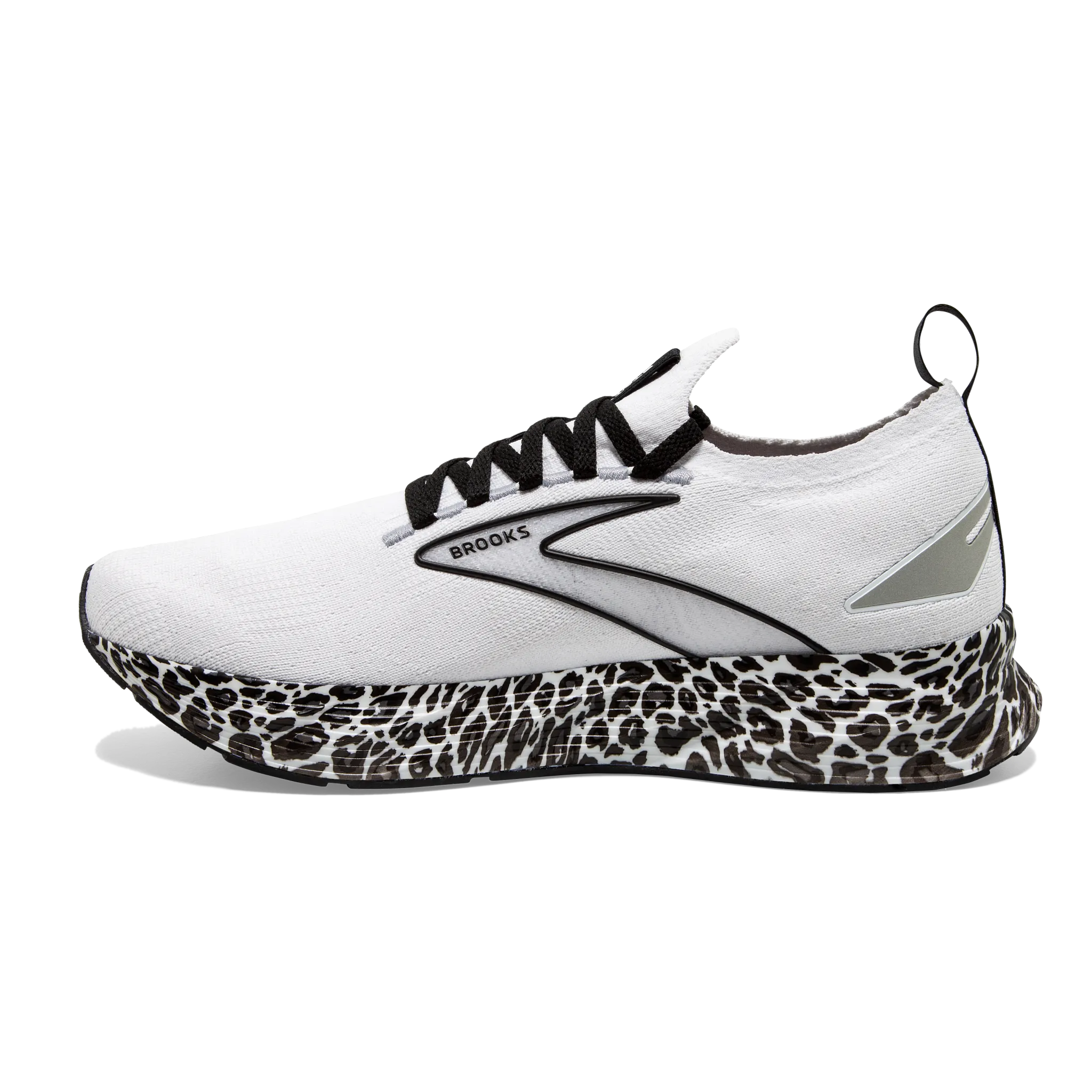 high - visibility shoes mid - range shoe expense Women's Levitate StealthFit 6