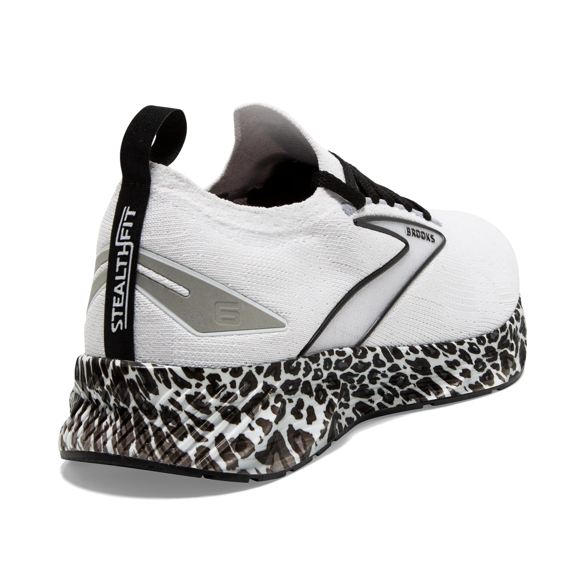 Women's Levitate StealthFit 6 innovative - features Costume Run