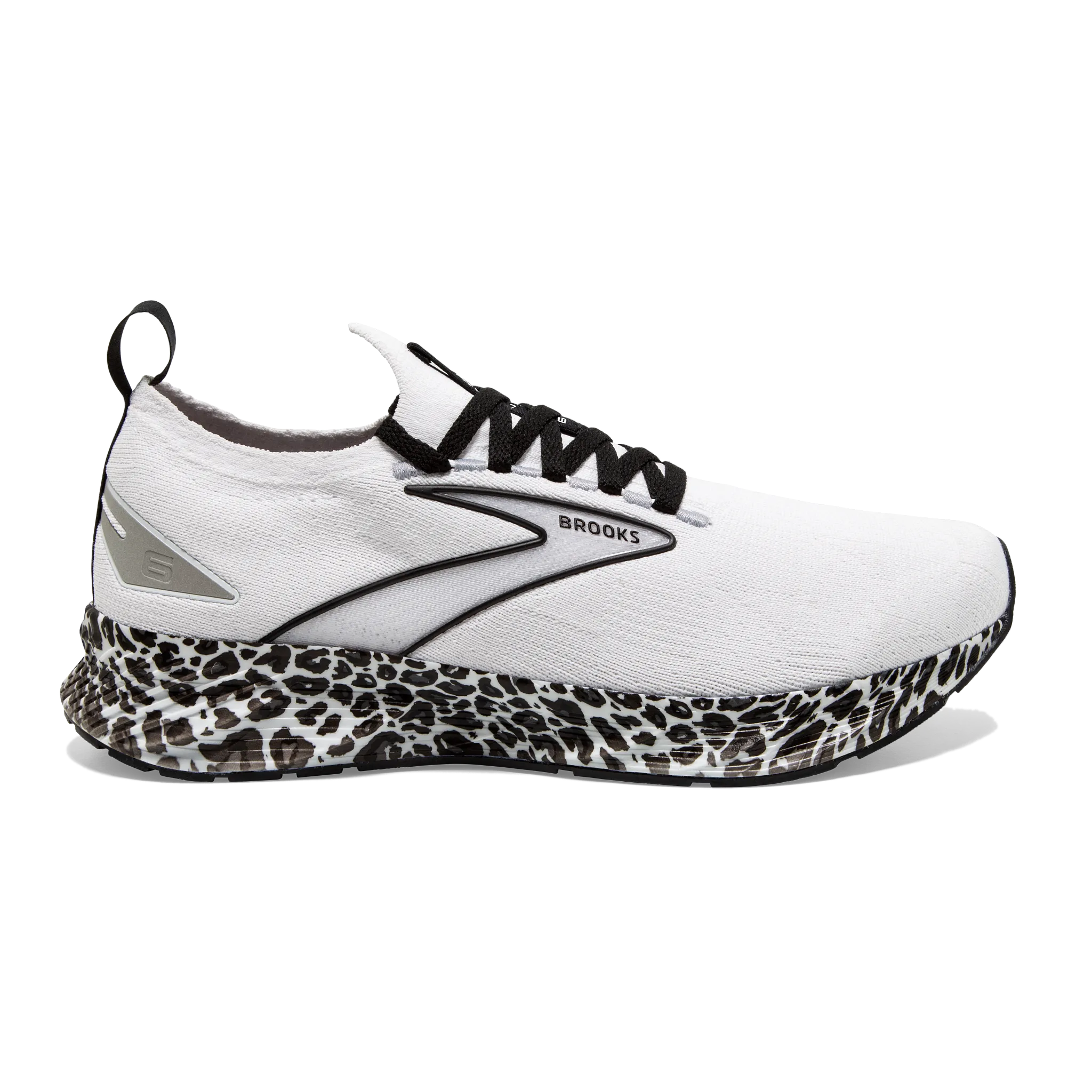 tested supportive fabric shoes Women's Levitate StealthFit 6