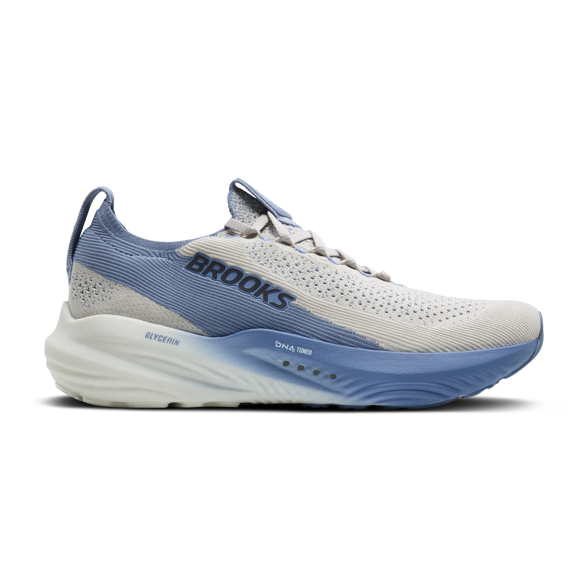 attention - to - detail running in a taiga area shoes Glycerin StealthFit 22
