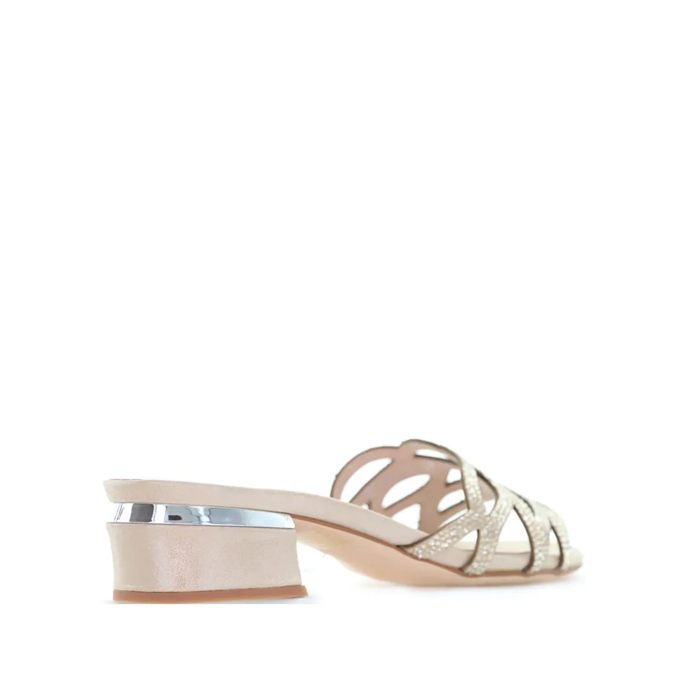 DJANGO & JULIETTE TIMUR NUDE Go To Sneakers