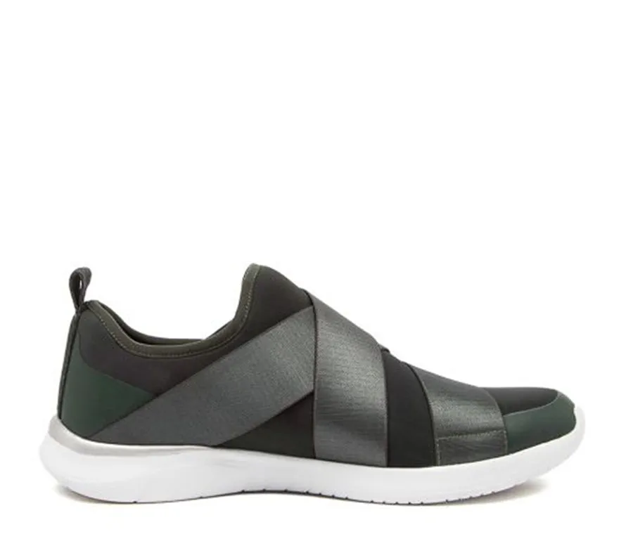 Travel Ready Low key style ZIERA FARRELL BOTTLE GREEN