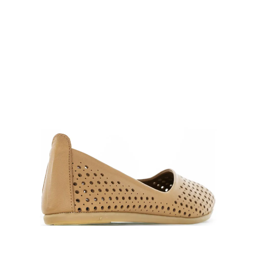 Comfortable walking shoes LE SANSA CHENGDU TAN