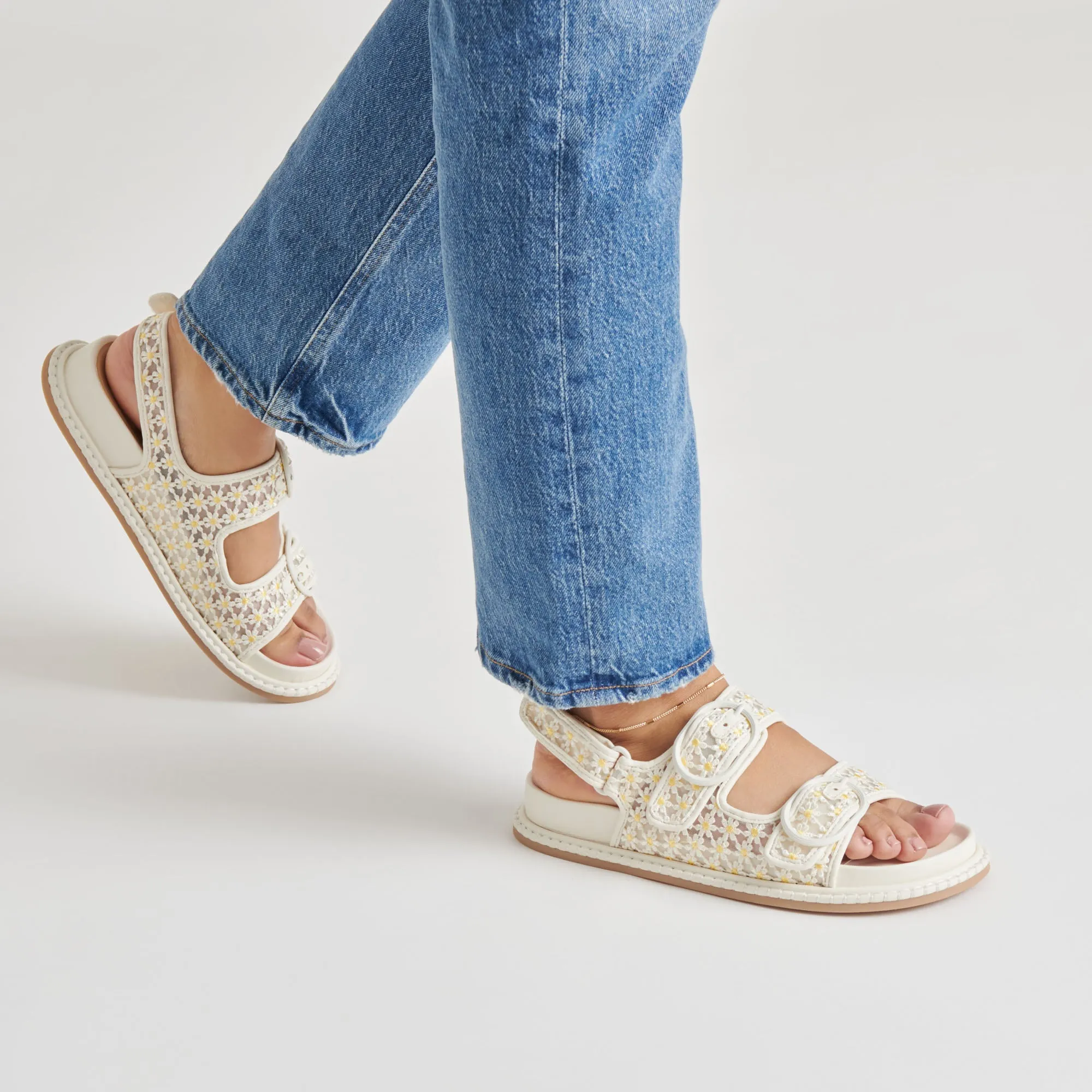 STUART FLORAL SANDALS WHITE YELLOW FLORAL MESH Smooth Walk Fresh Mood