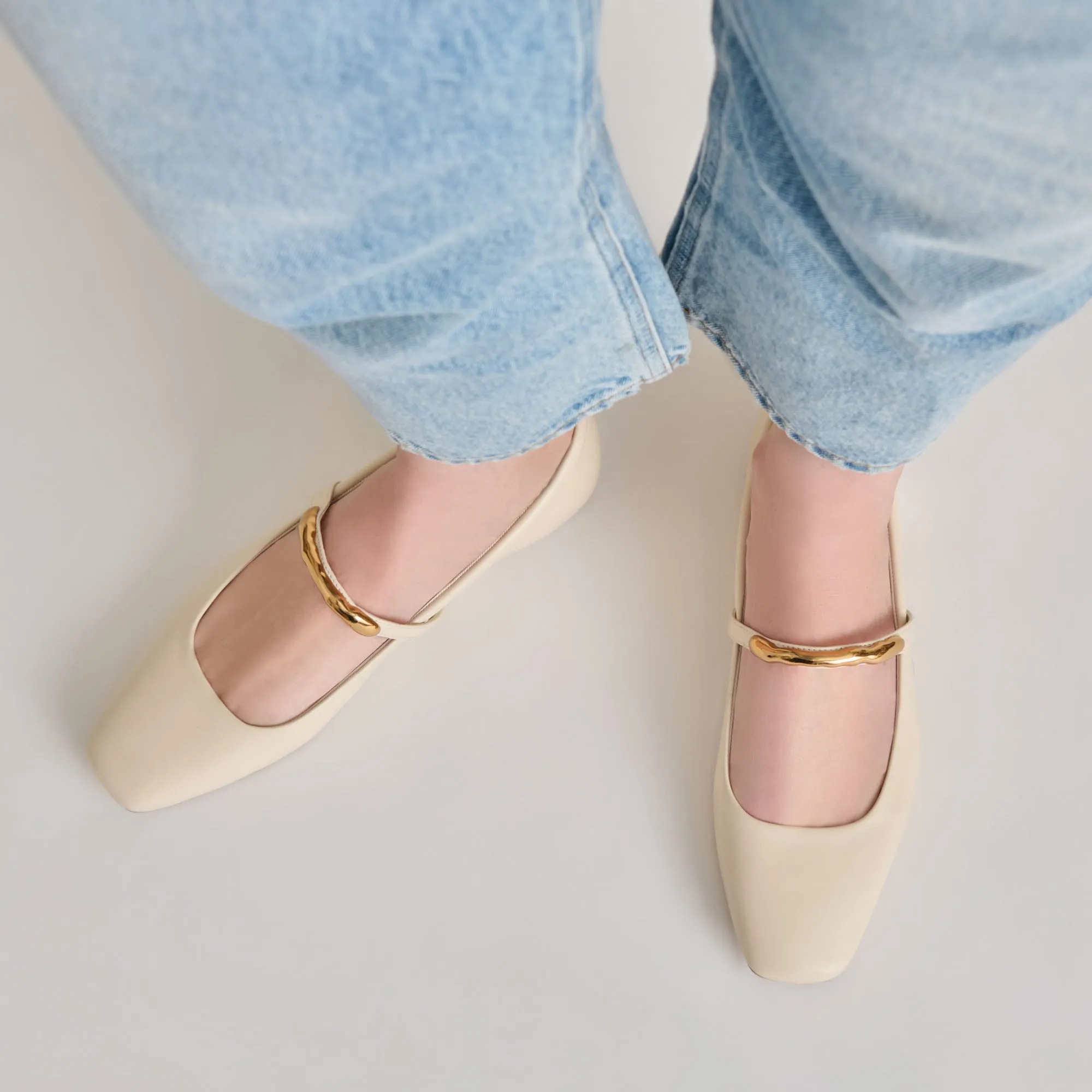 RADYA BALLET FLATS CREME LEATHER Gallery Visit