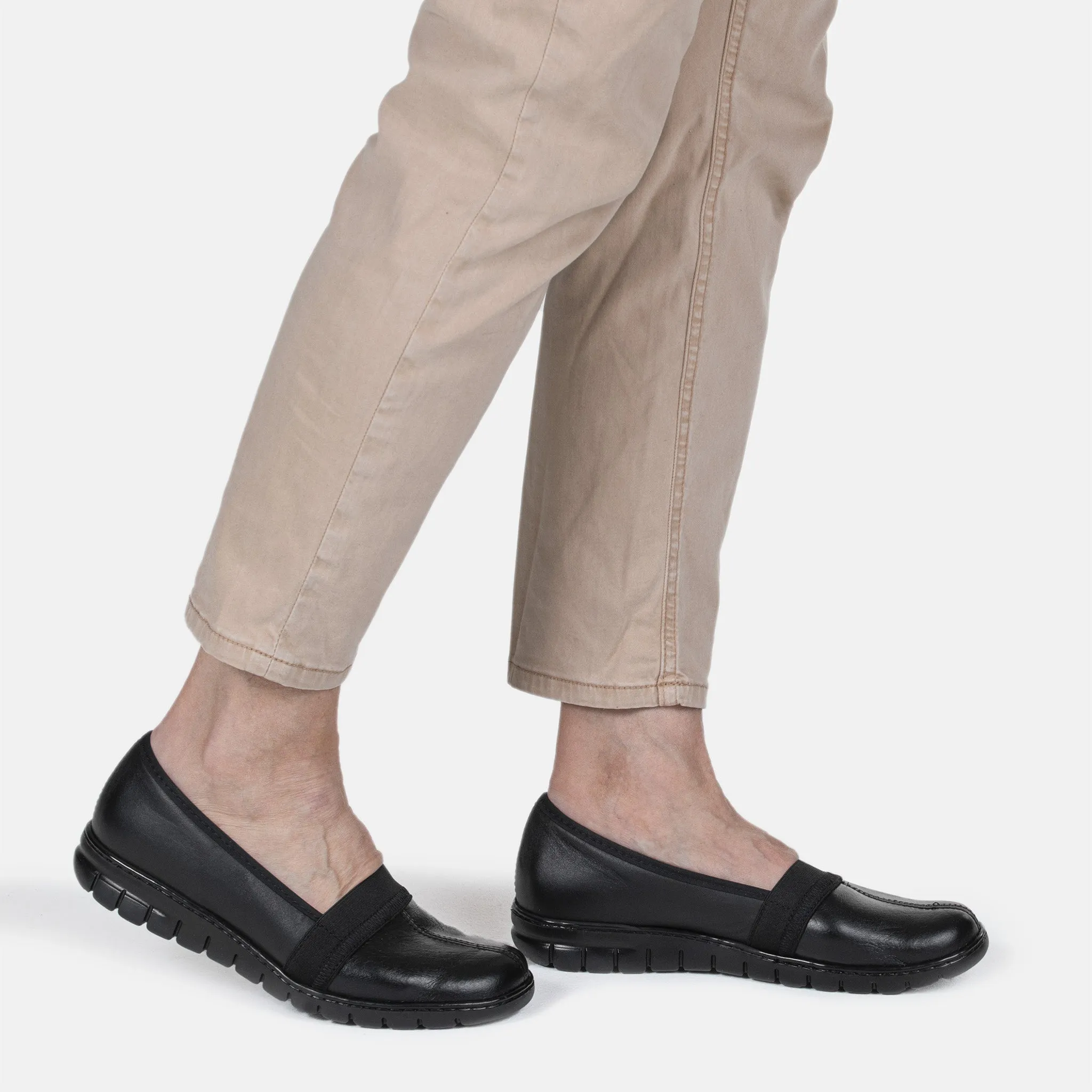 SELJA Women??s stretch slip-ons Indoor style