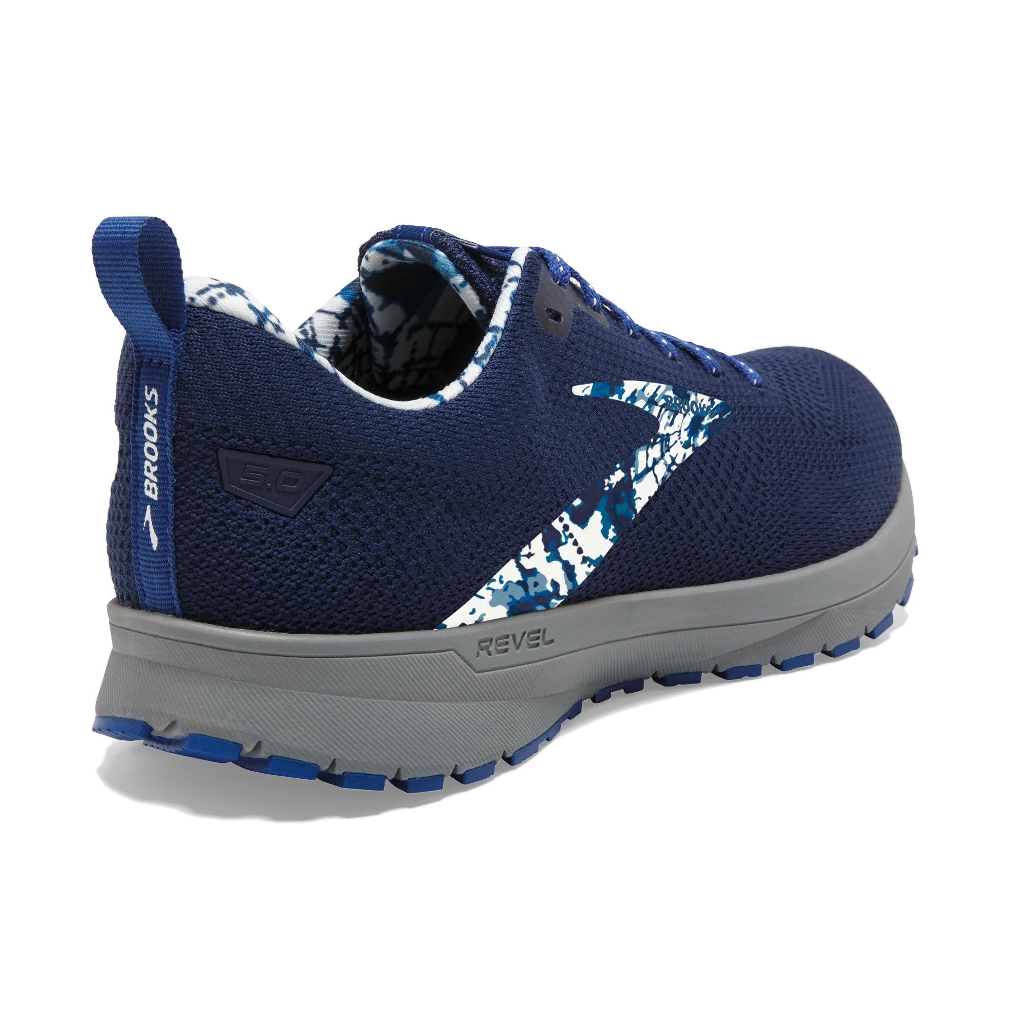 traction - pattern sole shoes Men's Revel 5