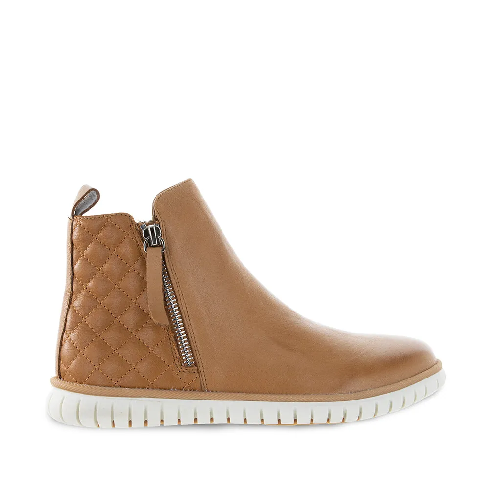 LE SANSA ITALY TAN QUILT All-day Traction