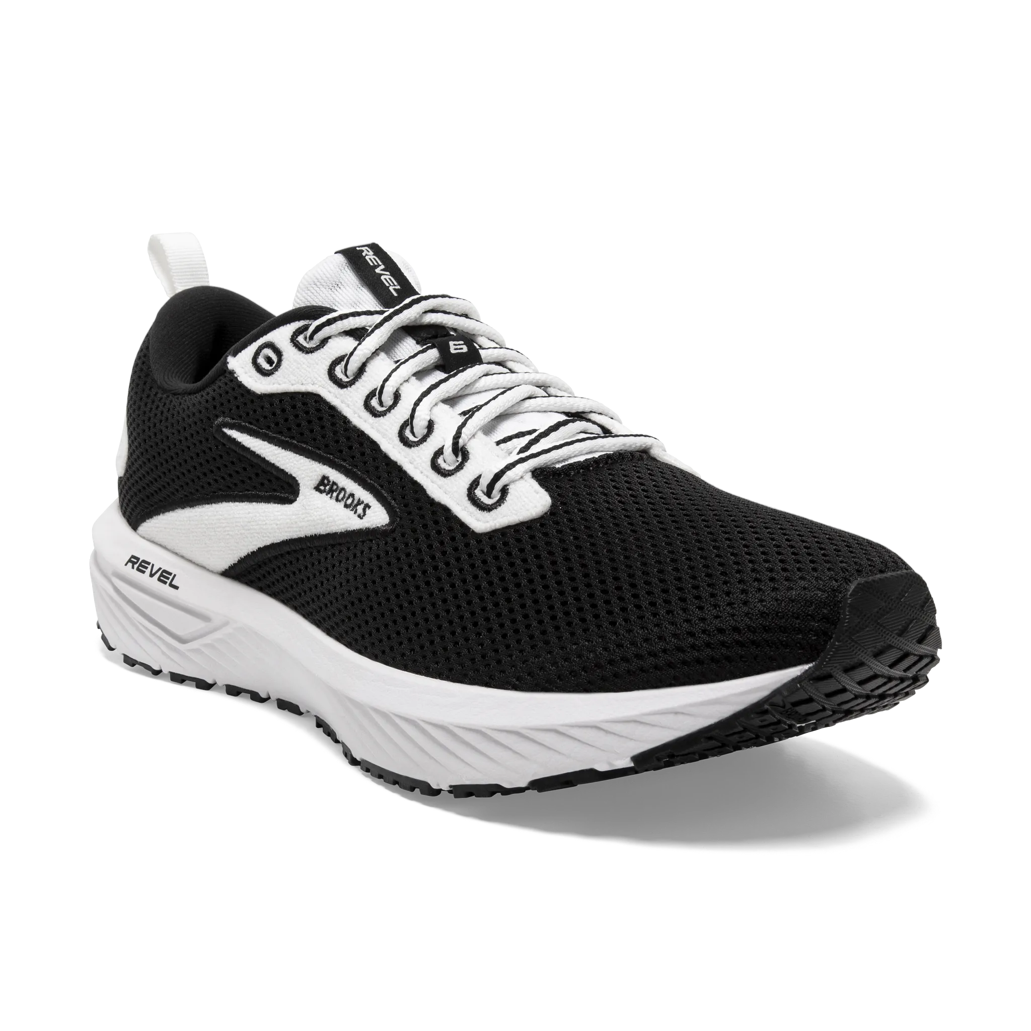 Women's Revel 6 running in cold tracks shoes