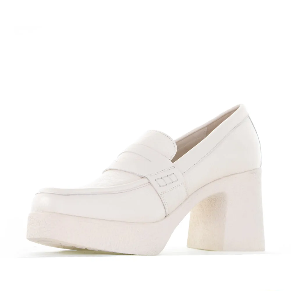 TAMARA LONDON BASIE BONE MILLED Vintage Pumps
