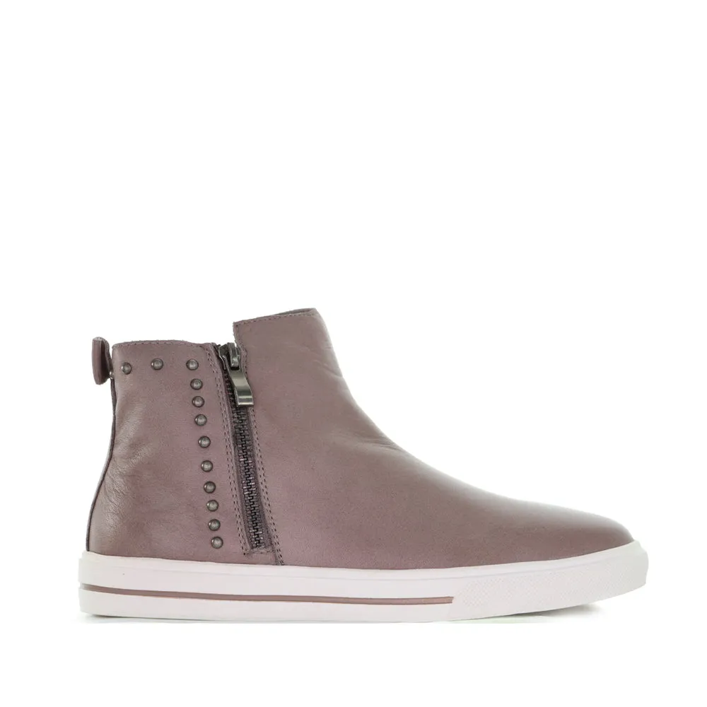 LE SANSA INA TAUPE rainy - day shoes