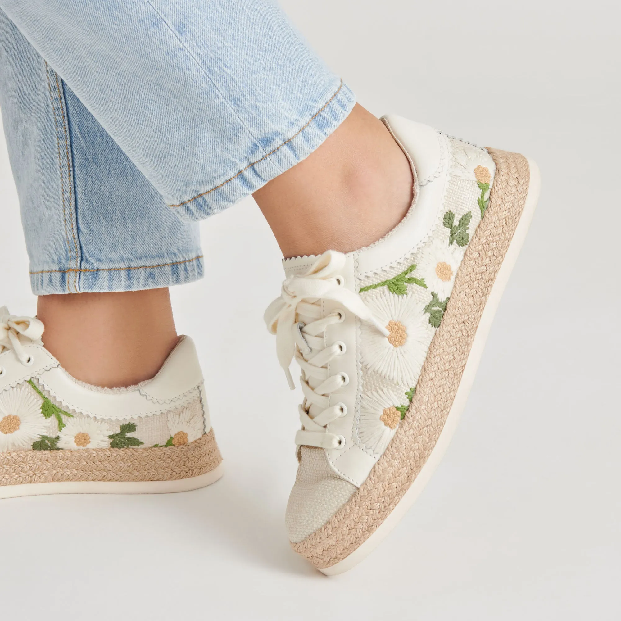 AZALIA SNEAKERS WHITE FLORAL RAFFIA Soft Design