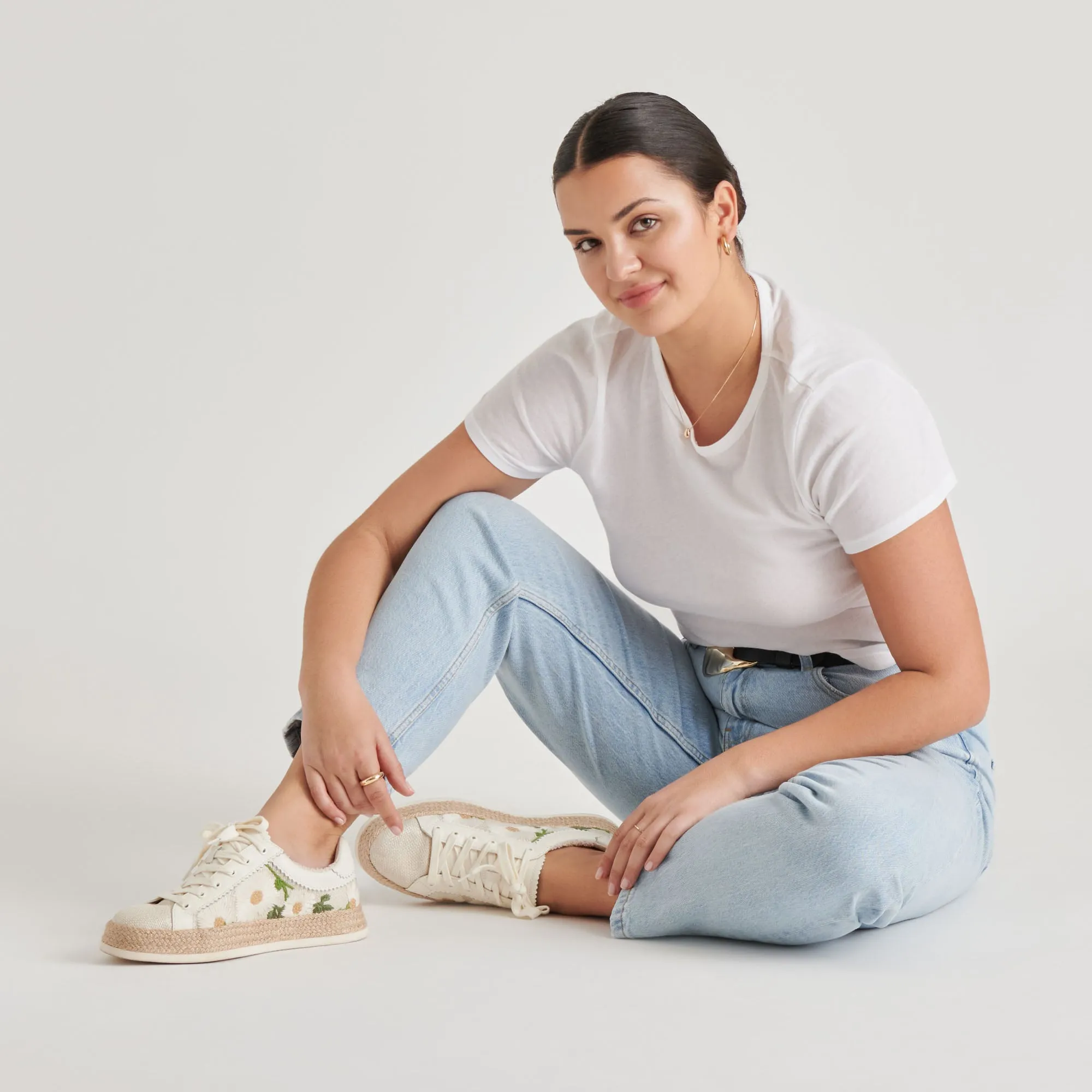 AZALIA SNEAKERS WHITE FLORAL RAFFIA Training Run