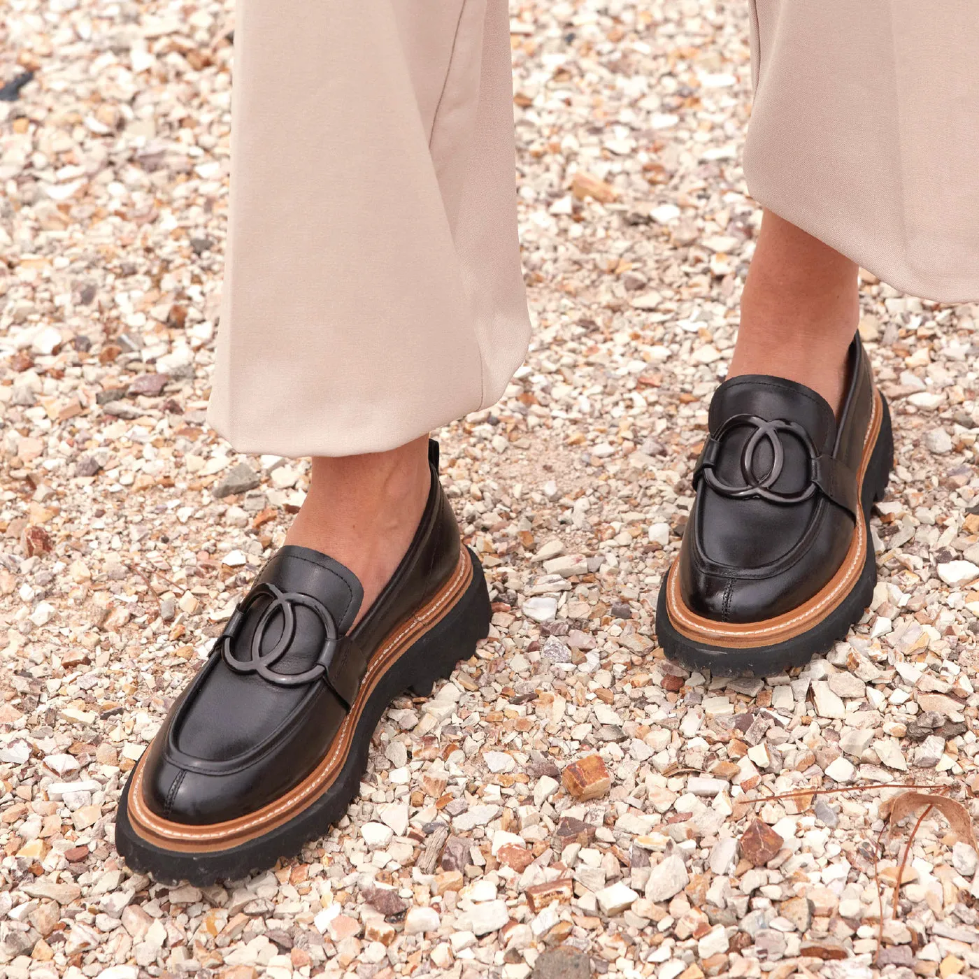 Fashionable Slip-ons Air Path EOS ABBI BLACK