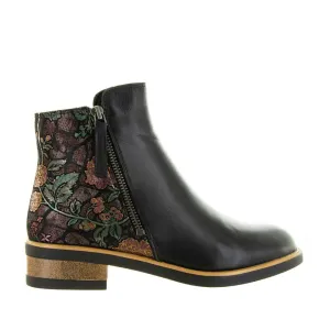semi - outdoor BRESLEY DUNGEON BLACK ROSE CLIMBER