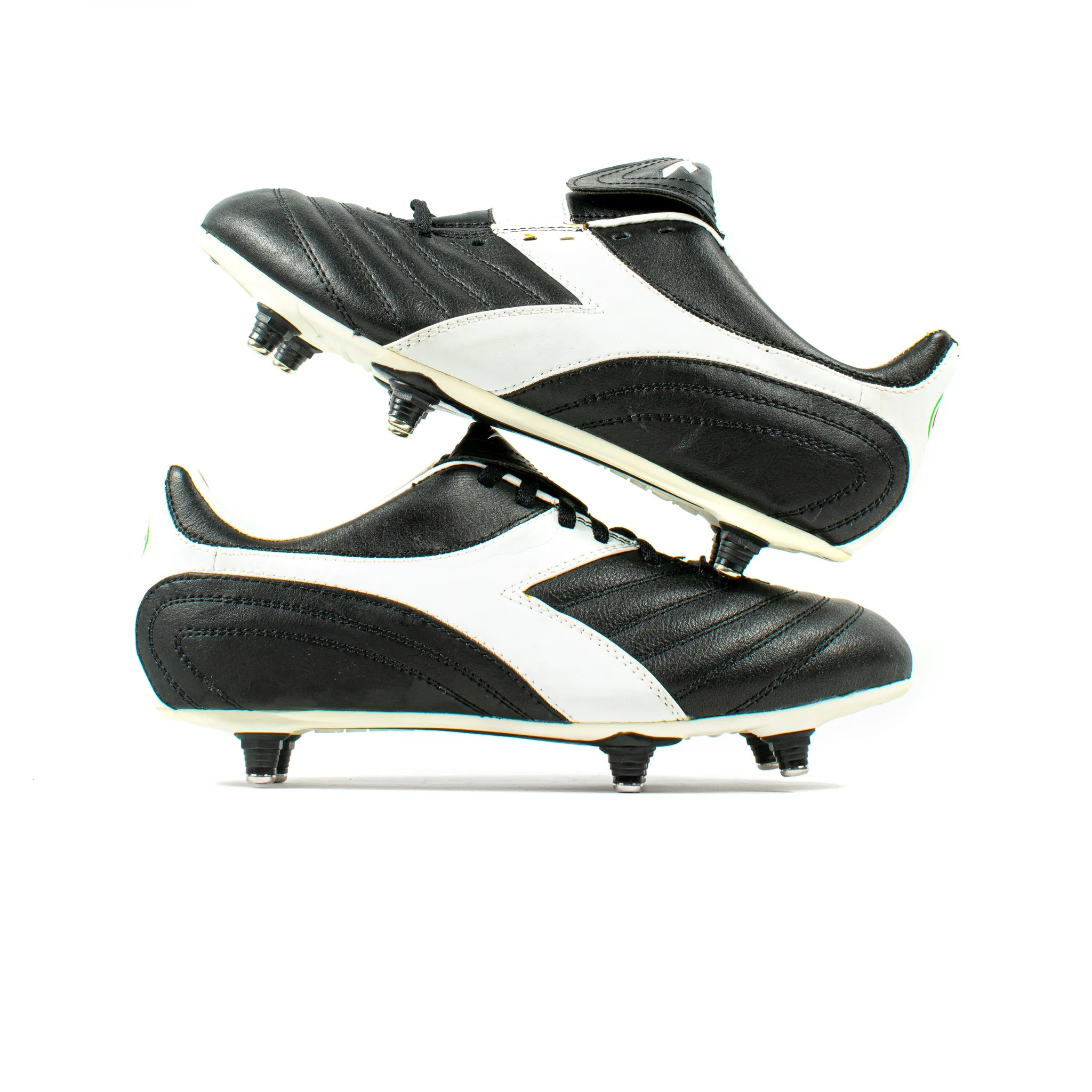 Diadora Brasil AX R Black White SG dancers' flexibility