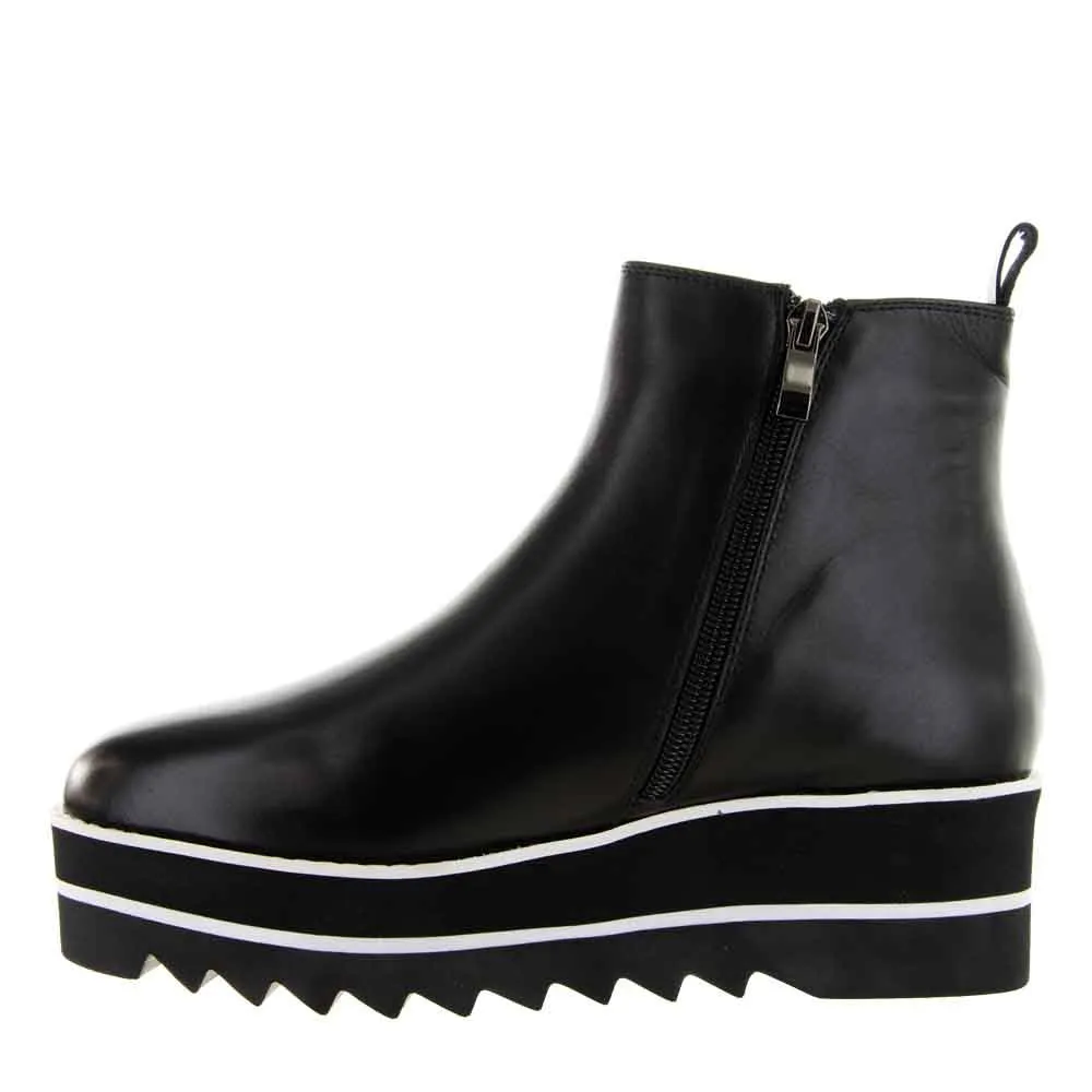 Flattering Fit Casual Elegance LE SANSA TRINITY BLACK