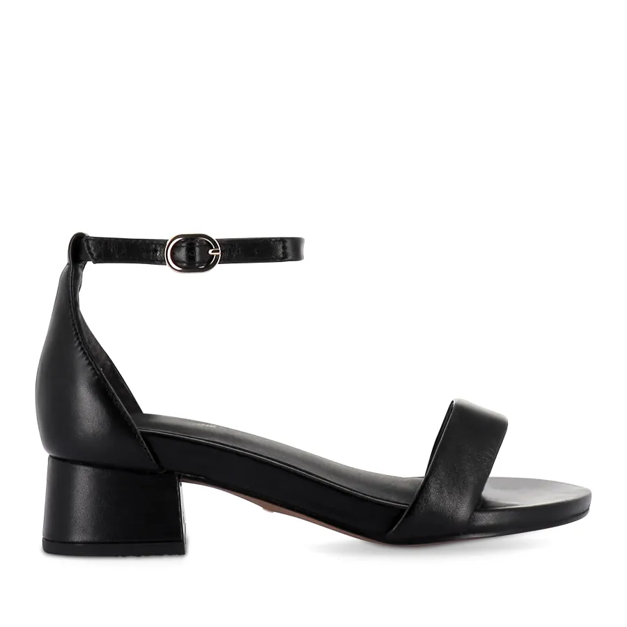 Padded Support Fashion-Forward Look WELLAR - BLACK LEATHER