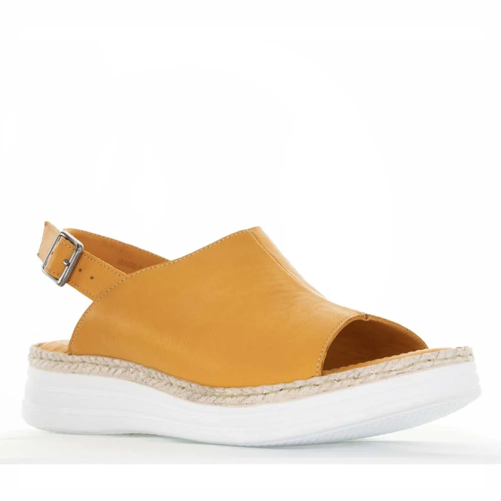 Outdoor Activity LE SANSA HIKE ORANGE