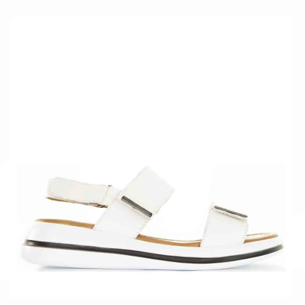 LE SANSA SIMA WHITE Relaxed Walking