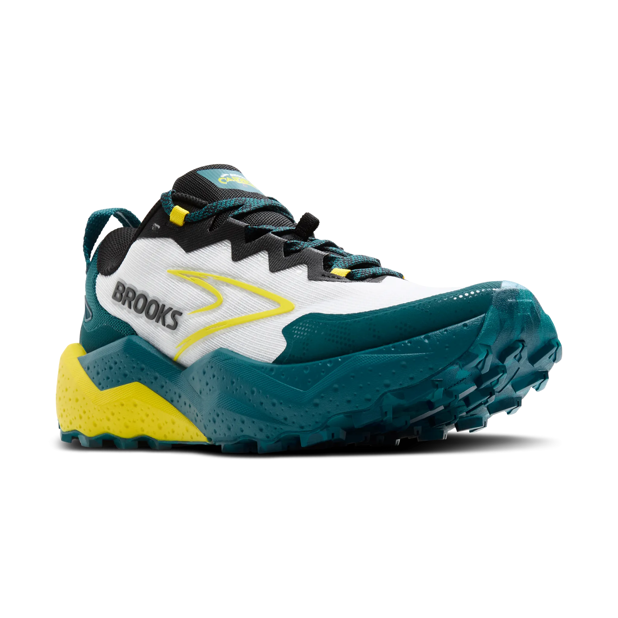 Men's Caldera 8 running in a golf course area shoes elastic lacing shoes