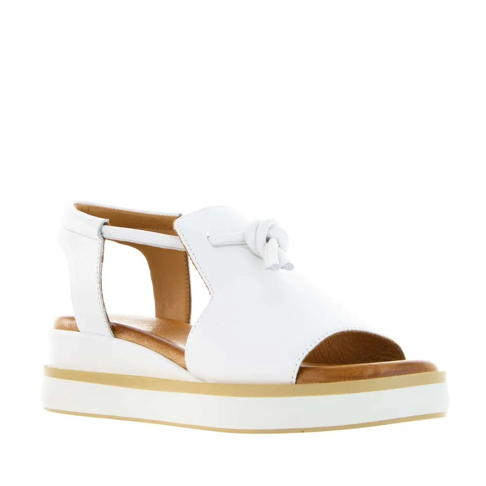 LE SANSA HIDE WHITE All-Around Use Unisex Appeal