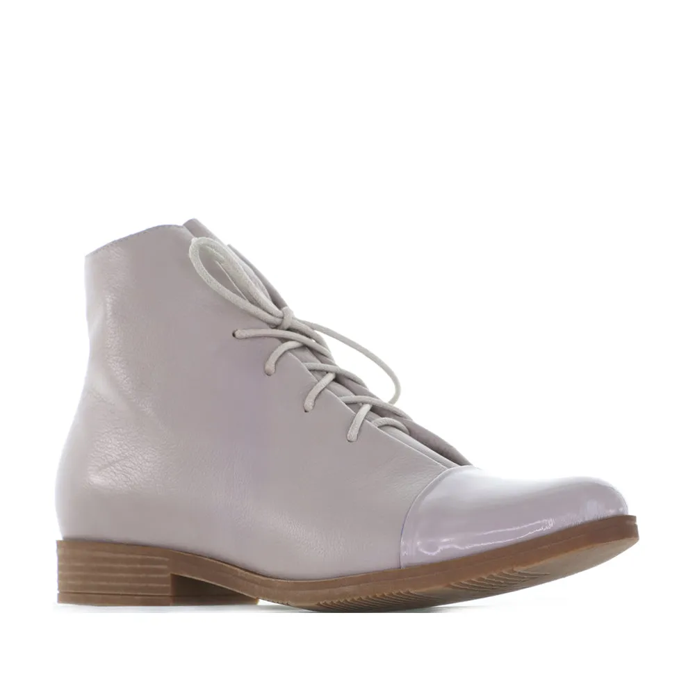 DJANGO & JULIETTE KINGFISH SMOKE PATENT Urban Ready All Day