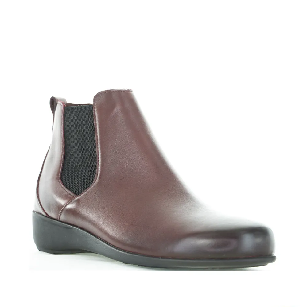 ZIERA SHANGHAI RED Outdoor Essentials Trail Strength