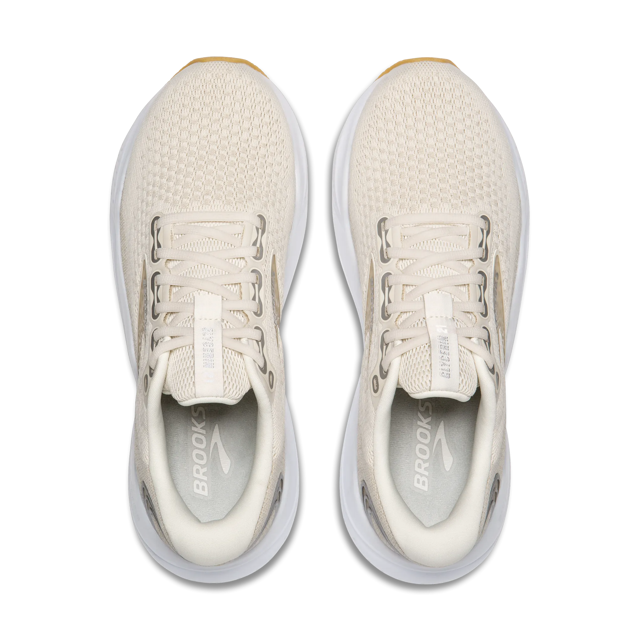 Men's Glycerin 21 running in a subway station area shoes