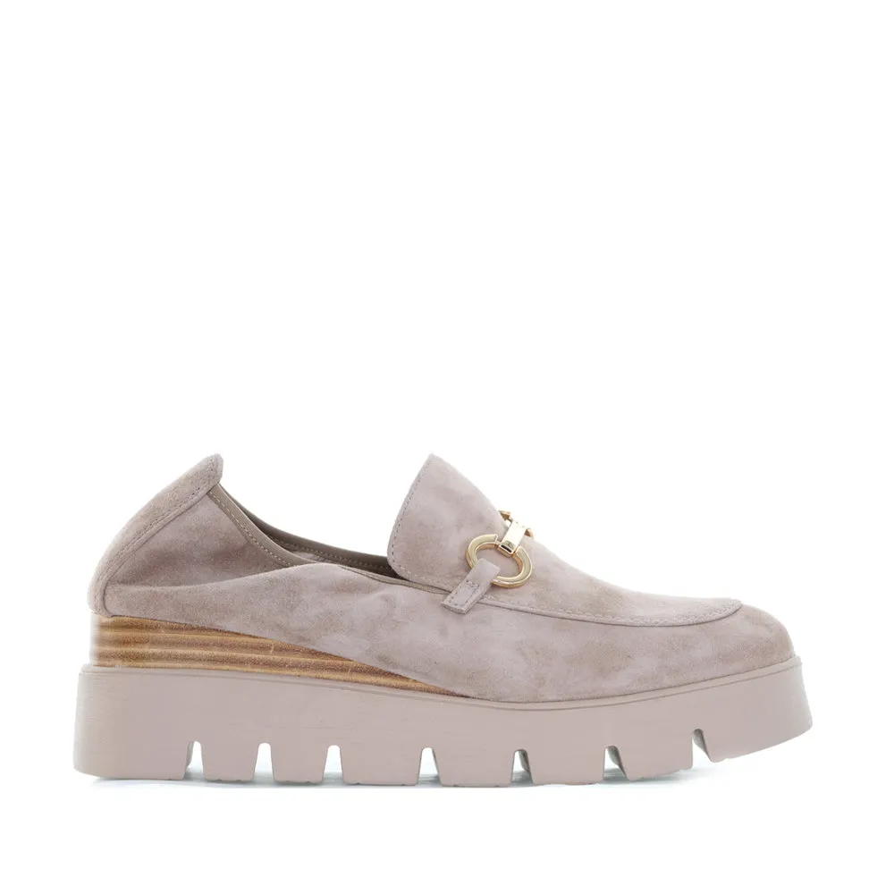 DJANGO & JULIETTE RHODES TAUPE SUEDE Sure Step Fashion Trend