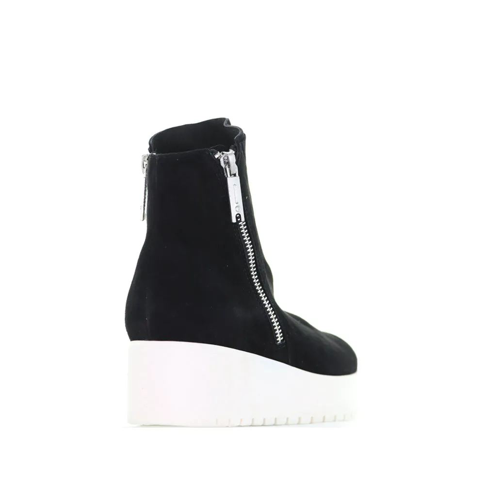 Lightweight DJANGO & JULIETTE KADEN BLACK