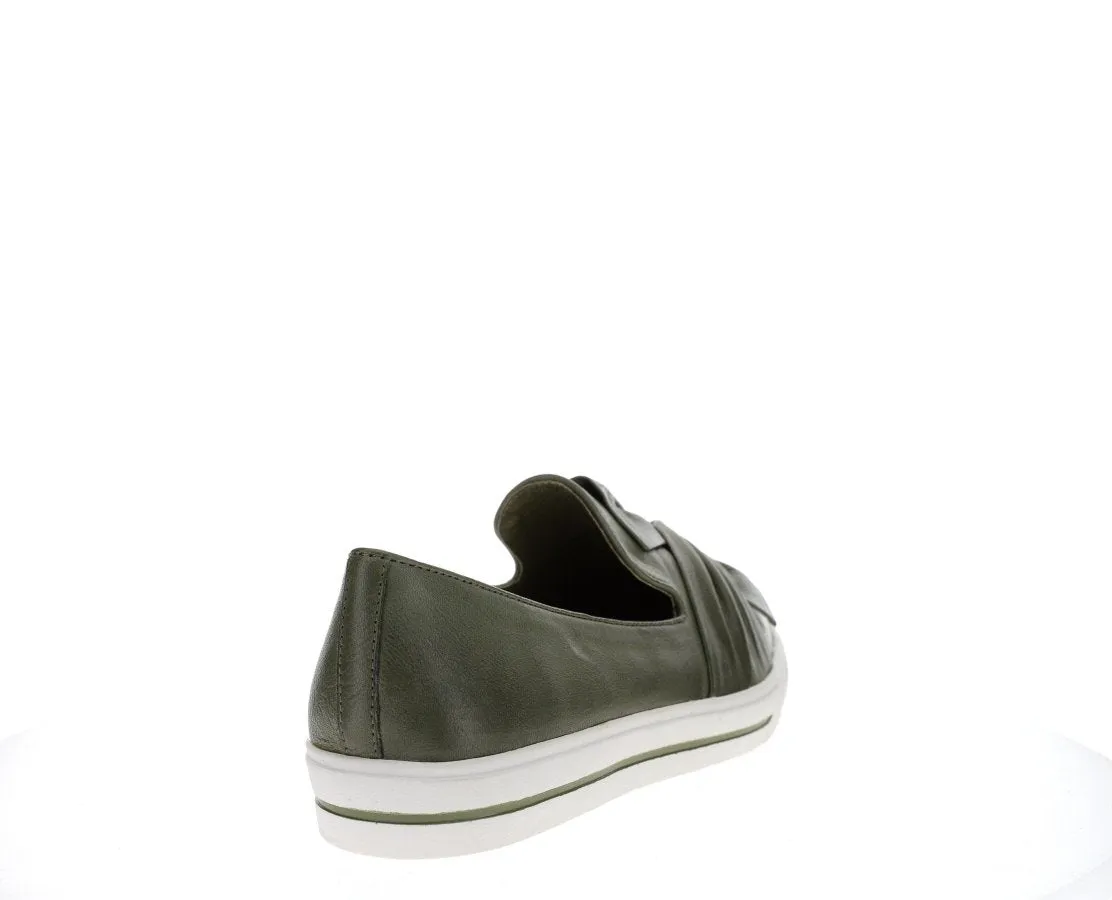 LE SANSA IZZY DK OLIVE Chill Fit Quick Step Shoes