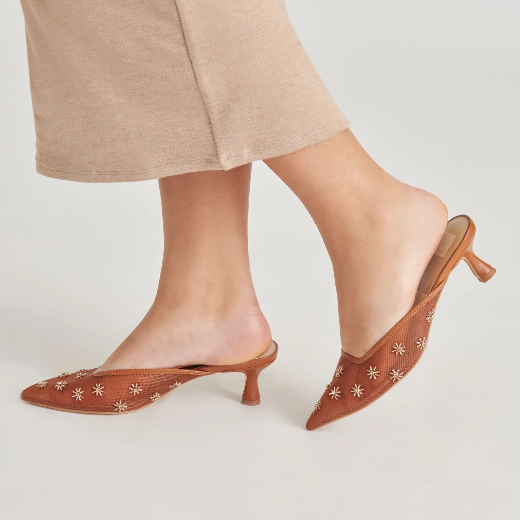 CLARA WIDE HEELS SADDLE MESH Fashion Heels