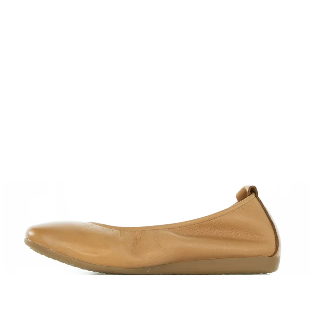 Flower Glow LE SANSA BARBIE TAN