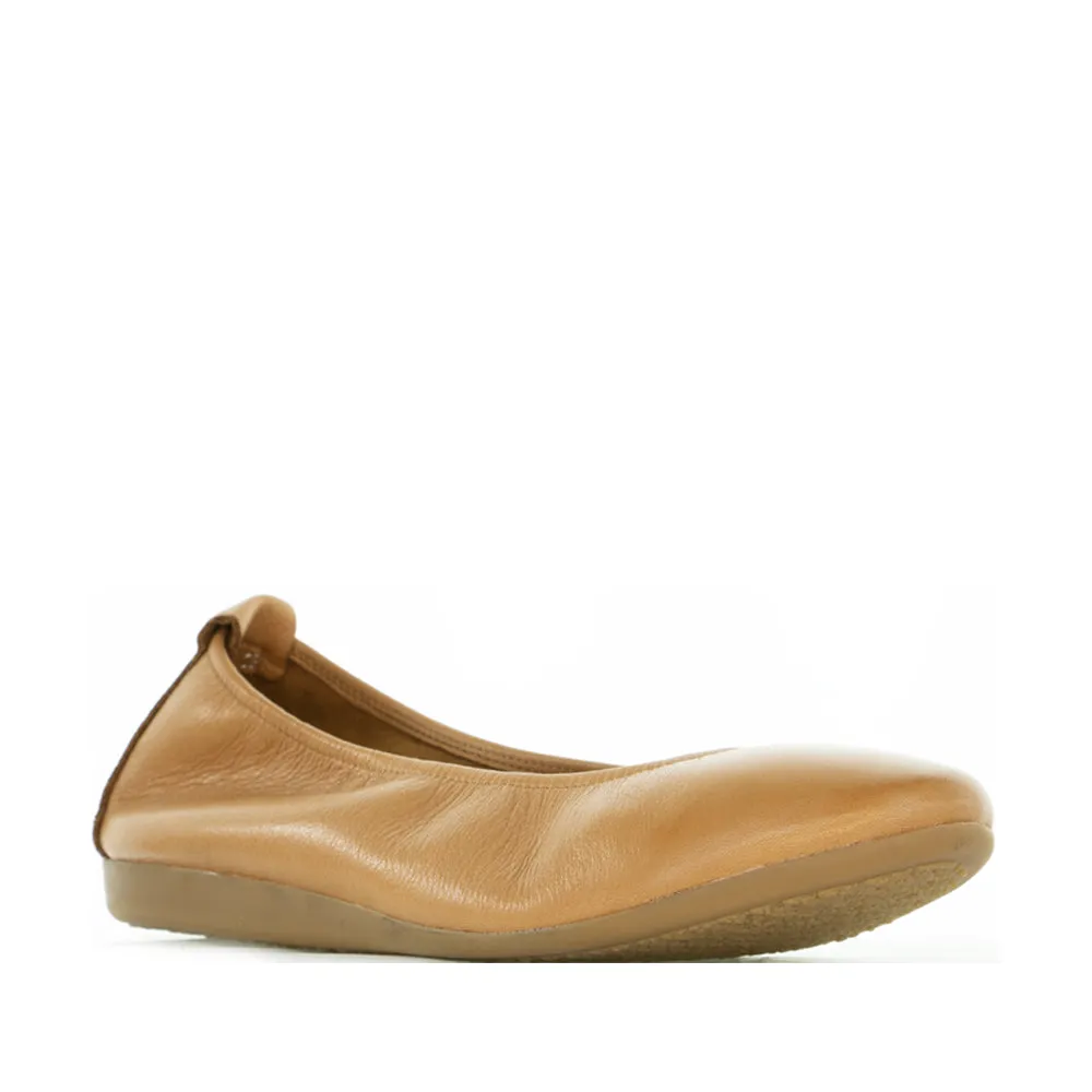 Field Glow Modern Appeal LE SANSA BARBIE TAN