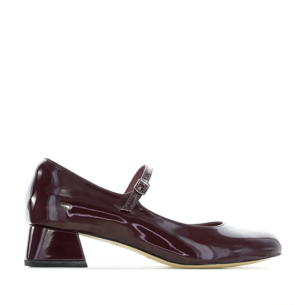 NAKED ARCHES SAUCE MERLOT PATENT Outdoor Friendly