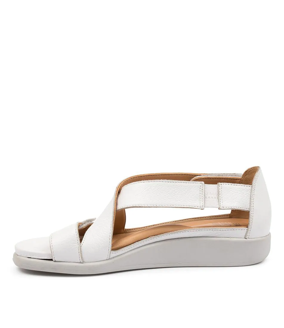 ZIERA ISSY WHITE Travel-Ready Shoes ethnic touch