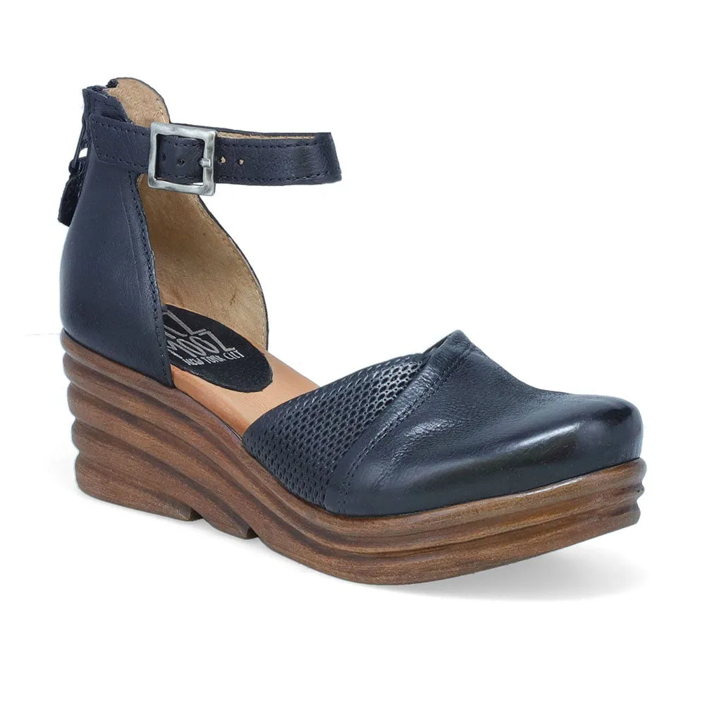 Shock Resistant French Soft Acadia Wedge Sandal
