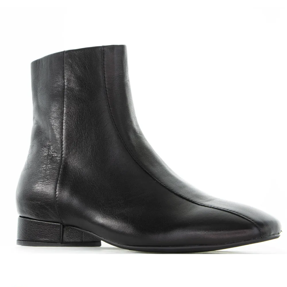 slip-resistant Cold Climate LE SANSA SASHA BLACK