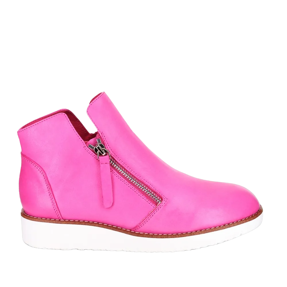 partygoers LE SANSA RONNIE HOT PINK