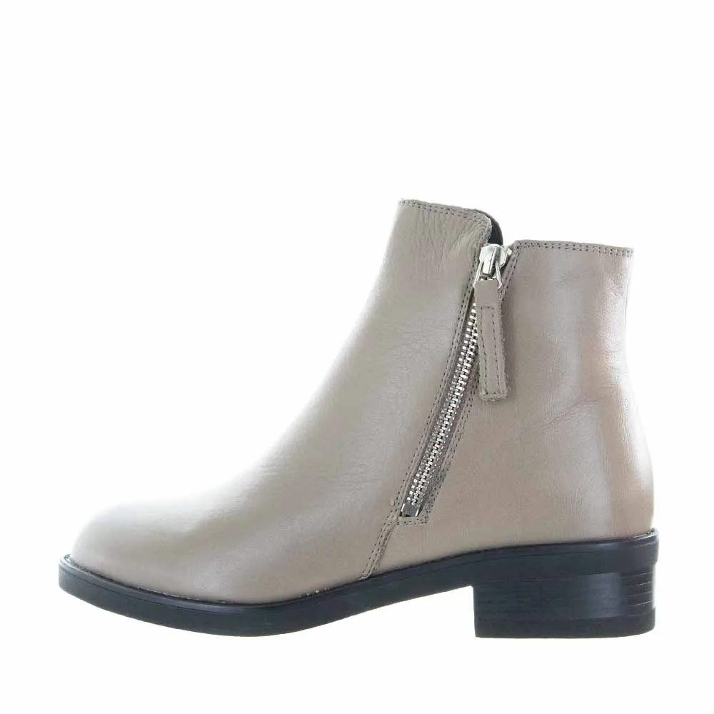 BRESLEY DUNGEON STONE Anti-static