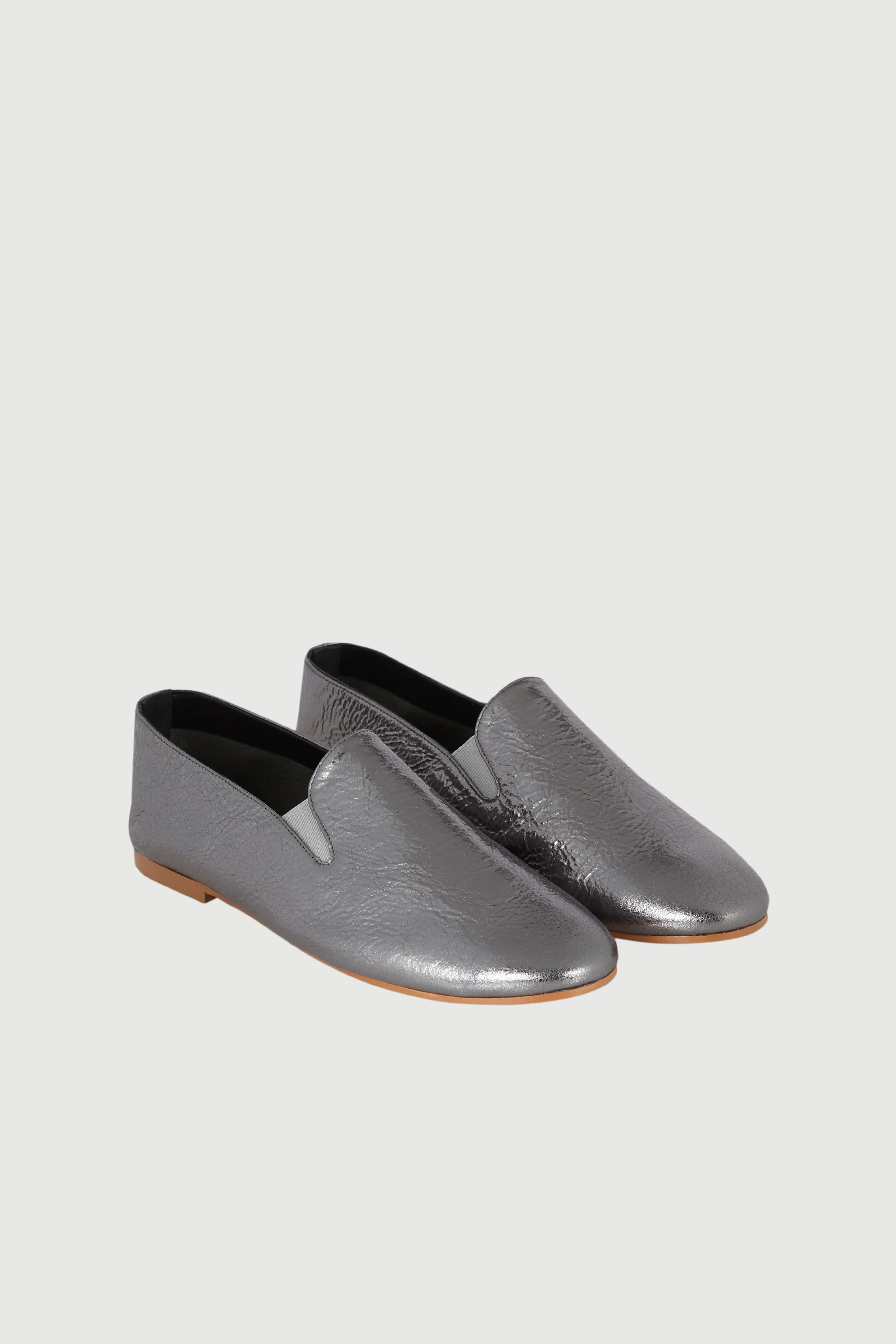 Everyday Cushioning Cleo Loafers in Silver Leather