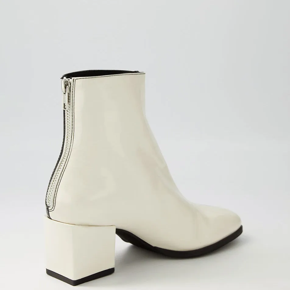 DJANGO & JULIETTE WARONI BLACK IVORY PATENT Utility Style Urban Ready
