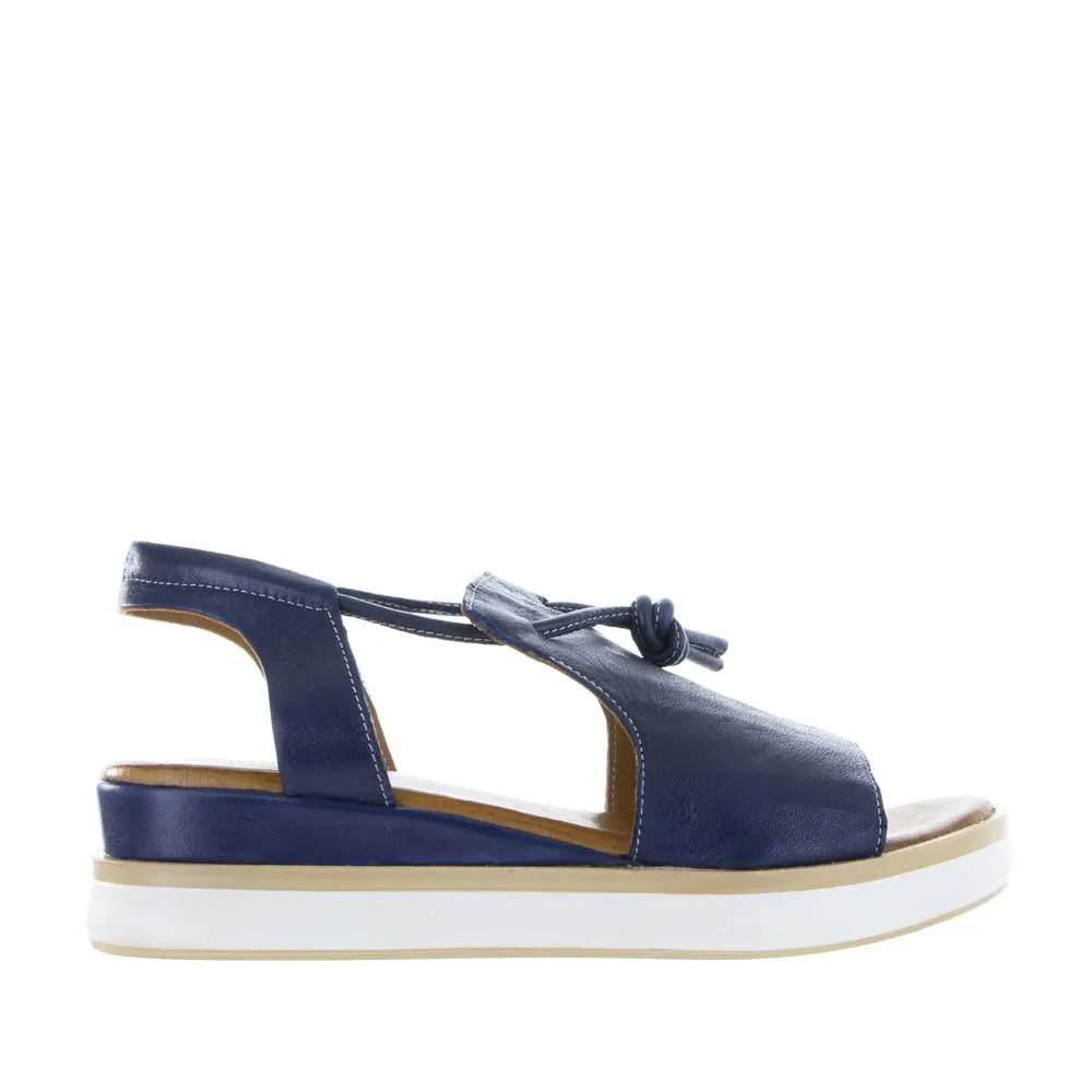 LE SANSA HIDE NAVY Flexible Build