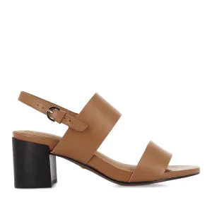 CAMDEN - TAN LEATHER Foot Style engaging